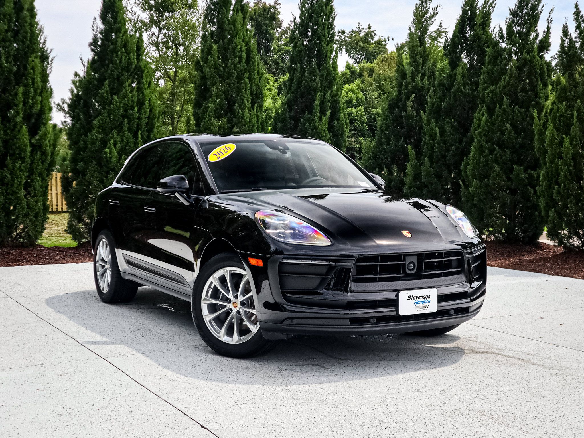 Used 2026 Porsche Macan w/ Premium Package Plus AWD/4WD image 2