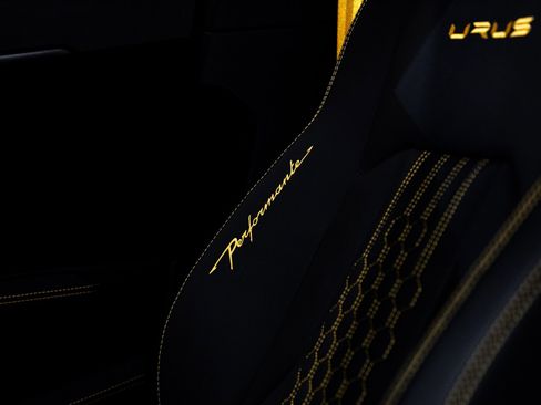 Used 2023 Lamborghini Urus Performante AWD/4WD image 15