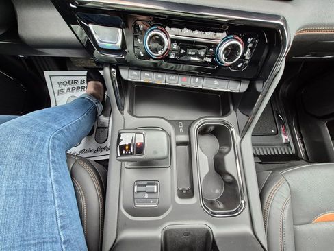 Used 2024 GMC Sierra 1500 AT4 w/ AT4 Premium Package image 18