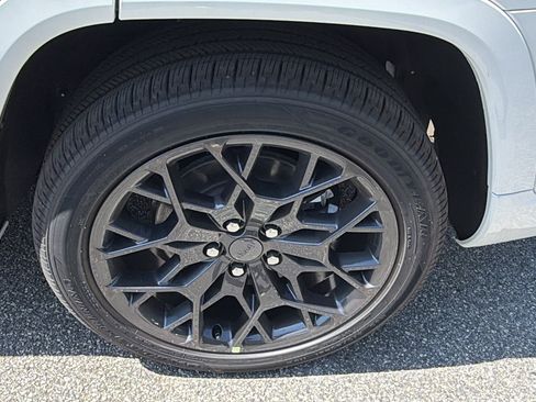 New 2026 Jeep Grand Cherokee L Summit w/ Obsidian Package AWD/4WD image 12