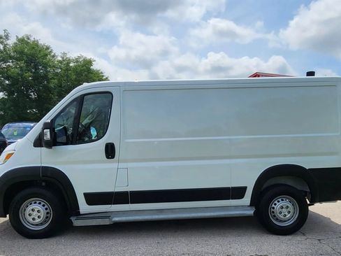 Used 2025 RAM ProMaster 2500 w/ U-Haul Equipment Group FWD image 13