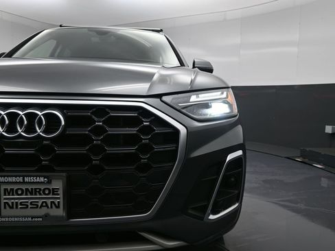 Used 2021 Audi Q5 e Premium Plus w/ Premium Plus Package AWD/4WD image 16