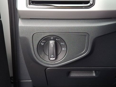 Certified 2023 Volkswagen Atlas SE image 24