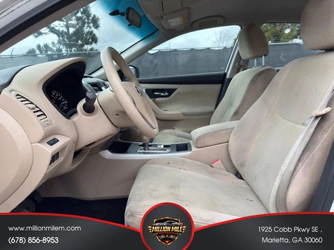 Used 2015 Nissan Altima 2.5 S w/ Power Driver Seat Package FWD image 2