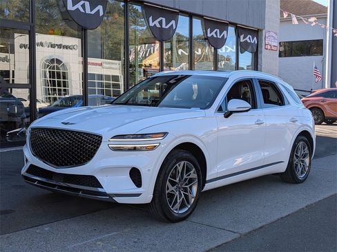 Used 2022 Genesis GV70 2.5T w/ Advanced Package image 2