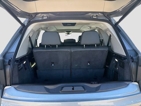 Certified 2025 BMW X7 xDrive40i w/ Premium Package image 13