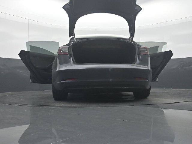 Used 2018 Tesla Model 3 Long Range RWD image 54