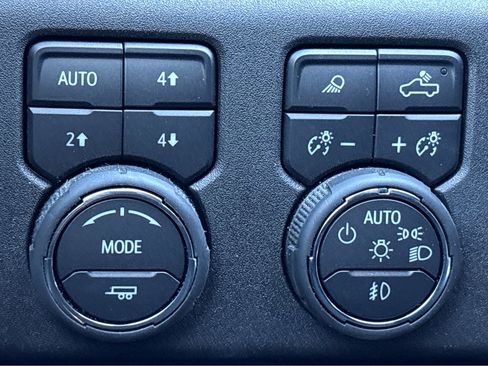 Certified 2024 Chevrolet Silverado 1500 LTZ w/ Technology Package image 13