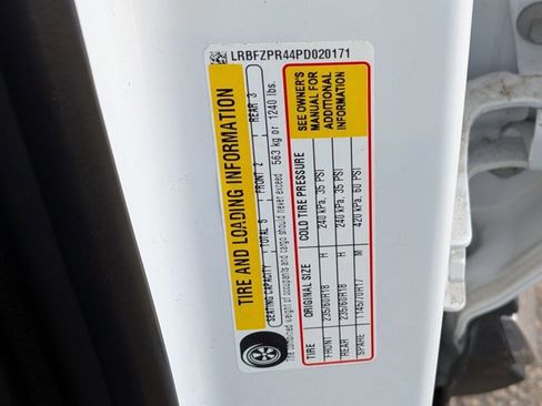 Used 2023 Buick Envision Essence image 16