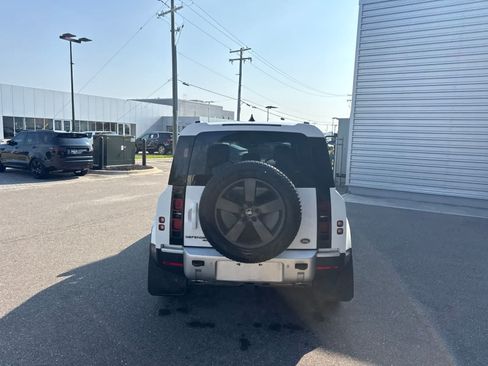 Used 2023 Land Rover Defender 110 SE AWD/4WD image 4