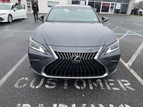 Used 2024 Lexus ES 250 w/ Premium Package image 3