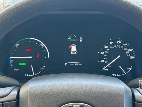 Used 2024 Toyota Sienna LE FWD image 25