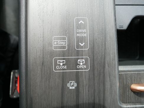 Certified 2023 Nissan Ariya AWD image 31
