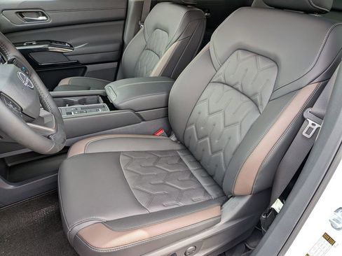 New 2026 Nissan Pathfinder Platinum w/ Cargo Package FWD image 30