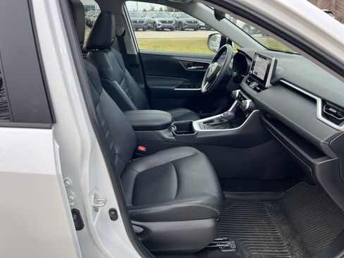 Used 2024 Toyota RAV4 XLE Premium image 29