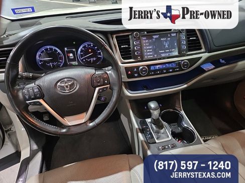 Used 2019 Toyota Highlander Limited Platinum image 9