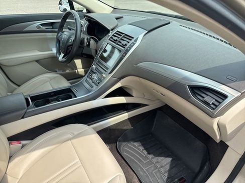 Used 2017 Lincoln MKZ Premiere FWD image 24