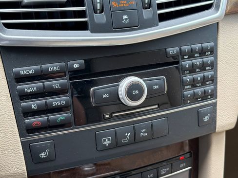Used 2010 Mercedes-Benz E 350 Sedan image 26