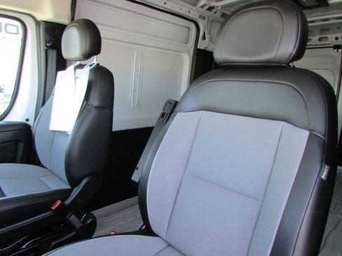 Used 2026 RAM ProMaster 2500 w/ Convenience Group FWD image 14