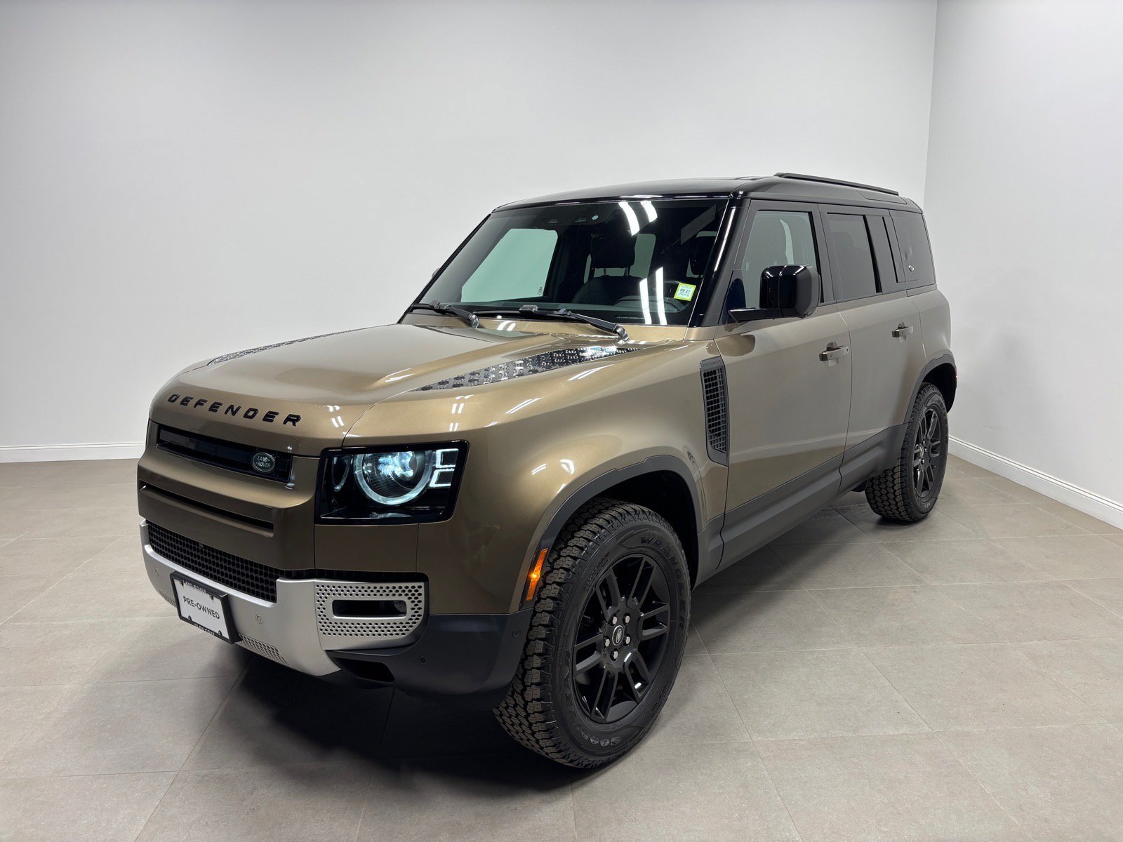 Used 2023 Land Rover Defender 110 S AWD/4WD image 1