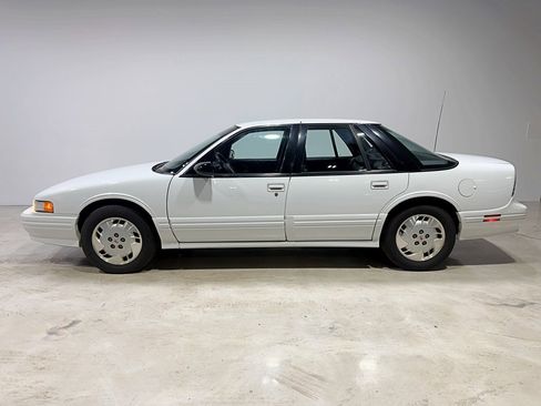 Used 1997 Oldsmobile Cutlass Supreme SL image 4
