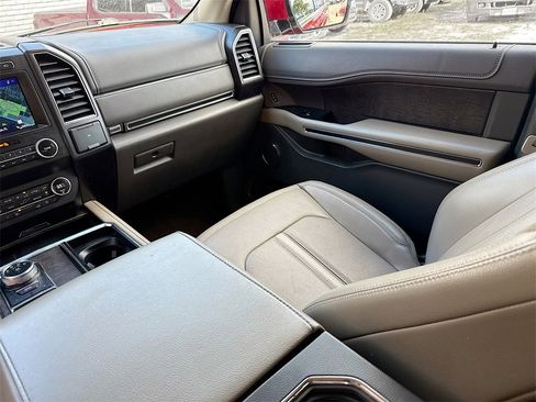 Used 2021 Ford Expedition Limited image 26
