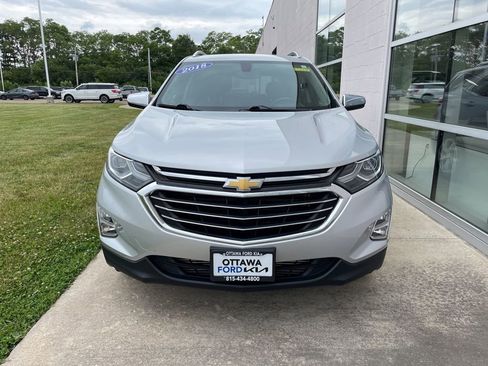 Used 2018 Chevrolet Equinox Premier FWD image 3