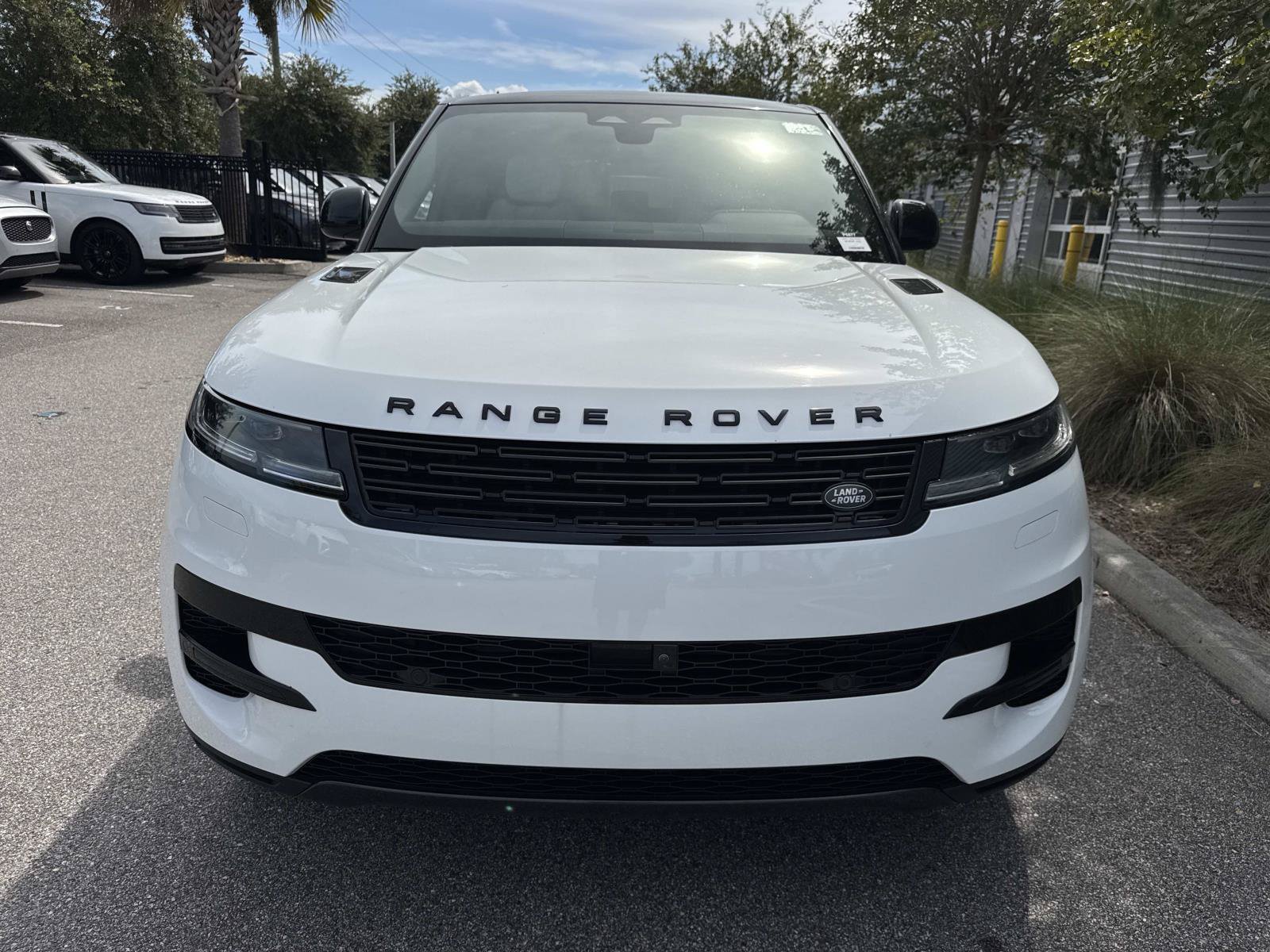 Certified 2025 Land Rover Range Rover Sport SE AWD/4WD image 8