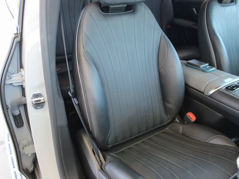 Used 2024 Mercedes-Benz EQS 450+ SUV image 18