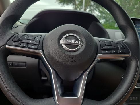 Certified 2025 Nissan Sentra SV FWD image 23