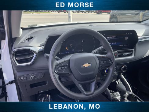 Used 2025 Chevrolet TrailBlazer LT AWD/4WD image 32