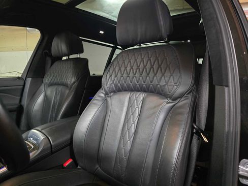 Used 2023 BMW X7 M60i w/ Climate Comfort Package image 25