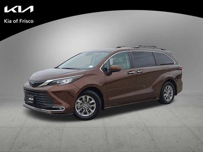 Used 2022 Toyota Sienna XLE