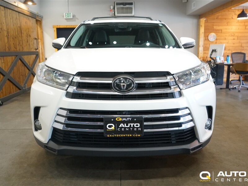 Used 2018 Toyota Highlander Limited Platinum AWD/4WD image 2
