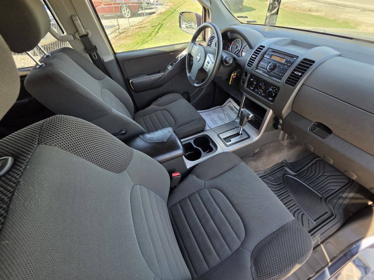 Used 2008 Nissan Pathfinder S RWD image 4