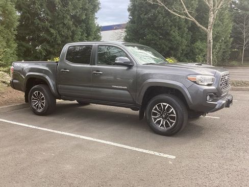 Used 2021 Toyota Tacoma TRD Sport AWD/4WD image 12