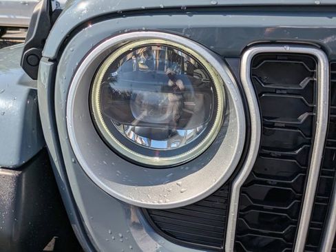 Used 2024 Jeep Wrangler Unlimited Sahara AWD/4WD image 10