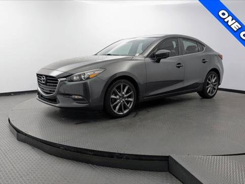 Used 2018 MAZDA MAZDA3 Touring FWD image 2