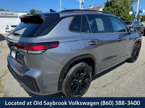 Certified 2025 Volkswagen Tiguan SE R-Line AWD/4WD image 5