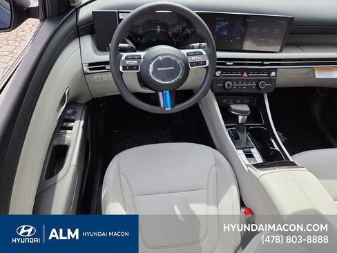 New 2026 Hyundai Tucson SE image 14