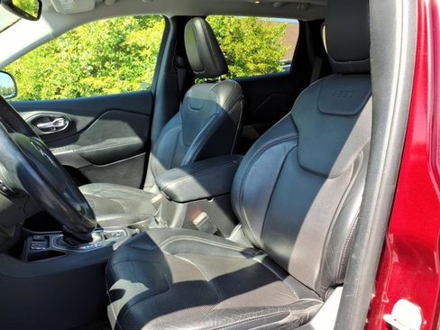 Used 2021 Jeep Cherokee Latitude Lux w/ Sun & Sound Group FWD image 13