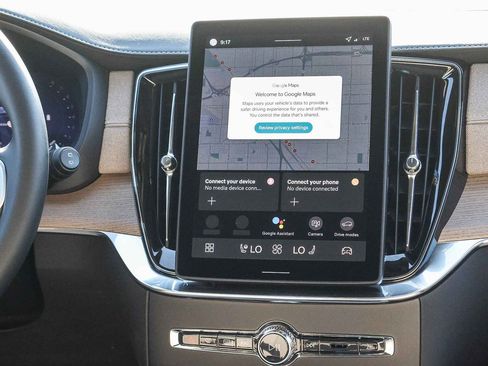 New 2026 Volvo XC90 B6 Plus w/ Protection Package Premier image 25