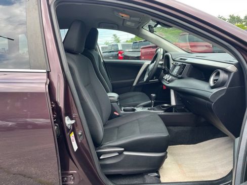 Used 2018 Toyota RAV4 LE w/ Carpet Mat Package AWD/4WD image 23