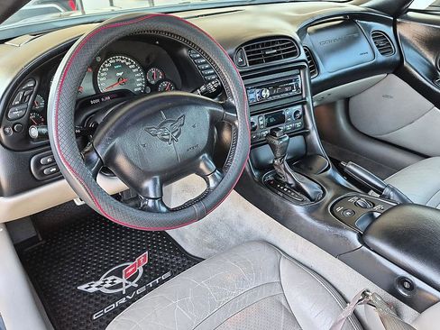 Used 2003 Chevrolet Corvette Coupe w/ Preferred Equipment Group RWD image 27