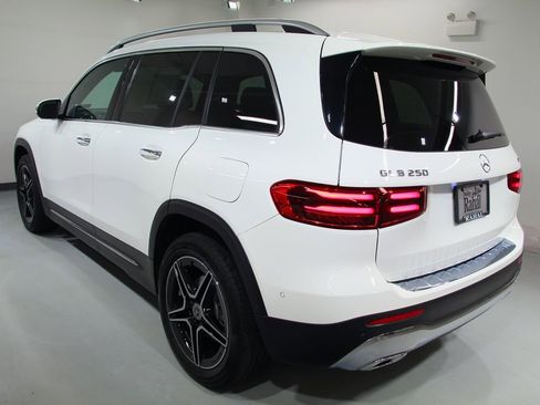 Certified 2026 Mercedes-Benz GLB 250 4MATIC image 16