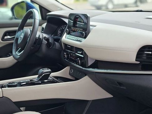 Used 2023 Nissan Rogue SL w/ SL Premium Package image 13