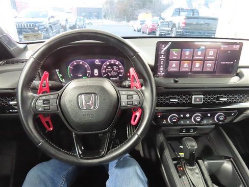 Used 2025 Honda Accord Sport image 13