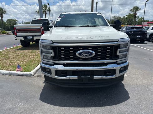 Used 2025 Ford F350 Lariat w/ Lariat Ultimate Package AWD/4WD image 2