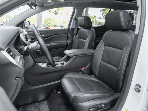 Used 2019 GMC Acadia SLT w/ LPO, Floor Liner Package AWD/4WD image 7