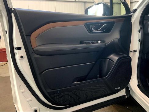 Certified 2025 Subaru Forester Sport image 21